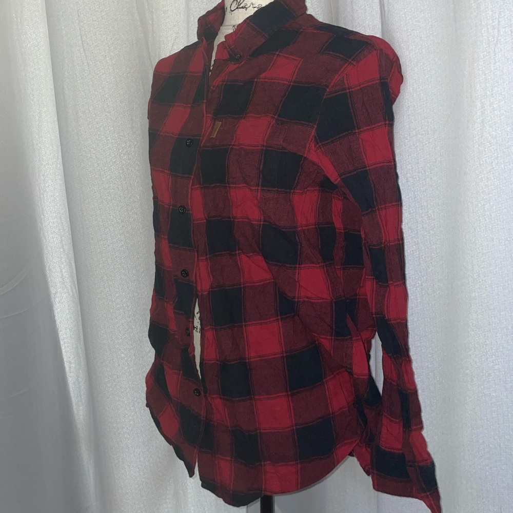 Women’s Plaid Button-Up